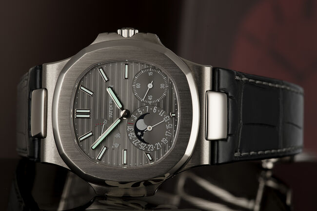 pre owned patek philippe nautilus