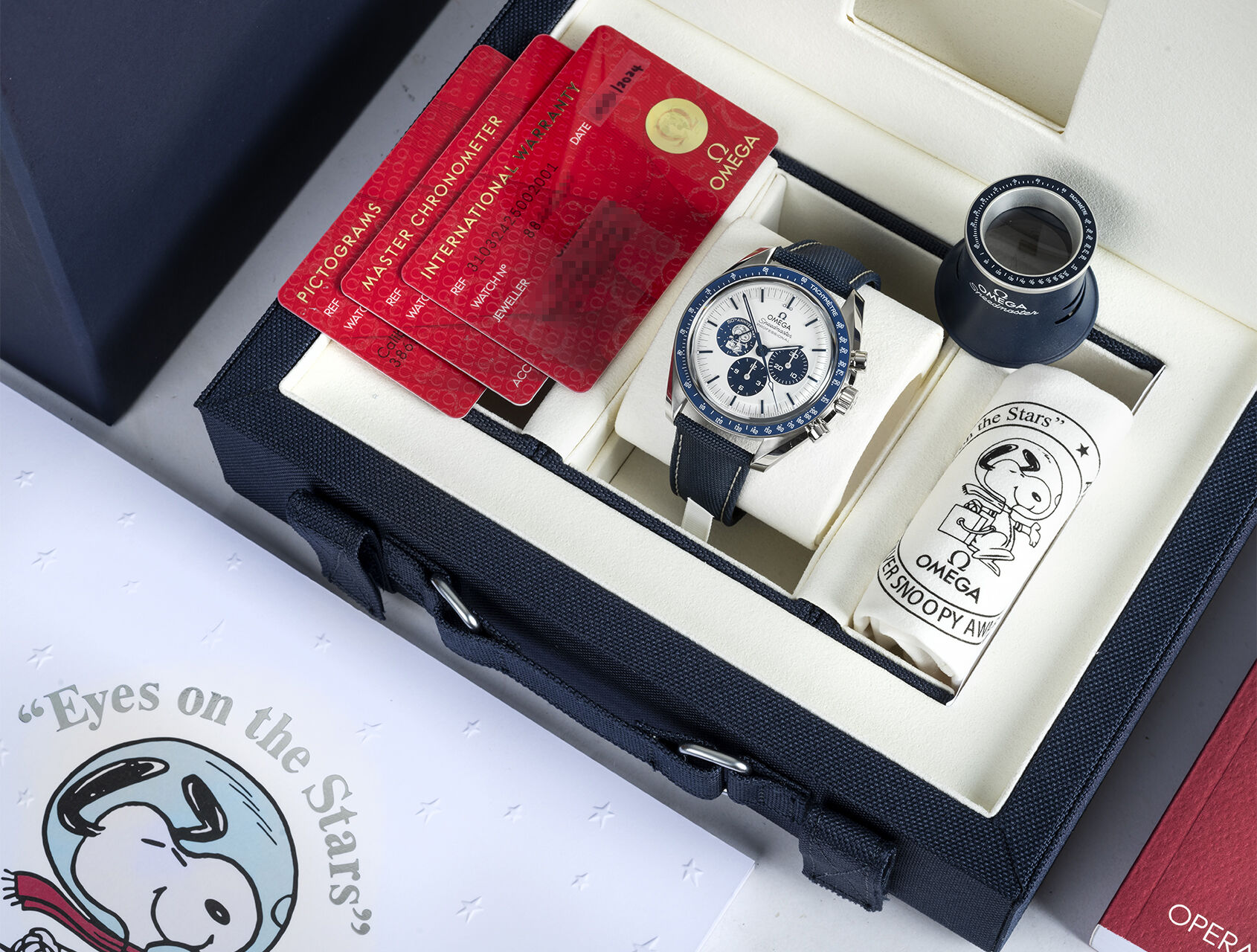 ref 31032425002001 | Snoopy - Brand New | Omega Speedmaster