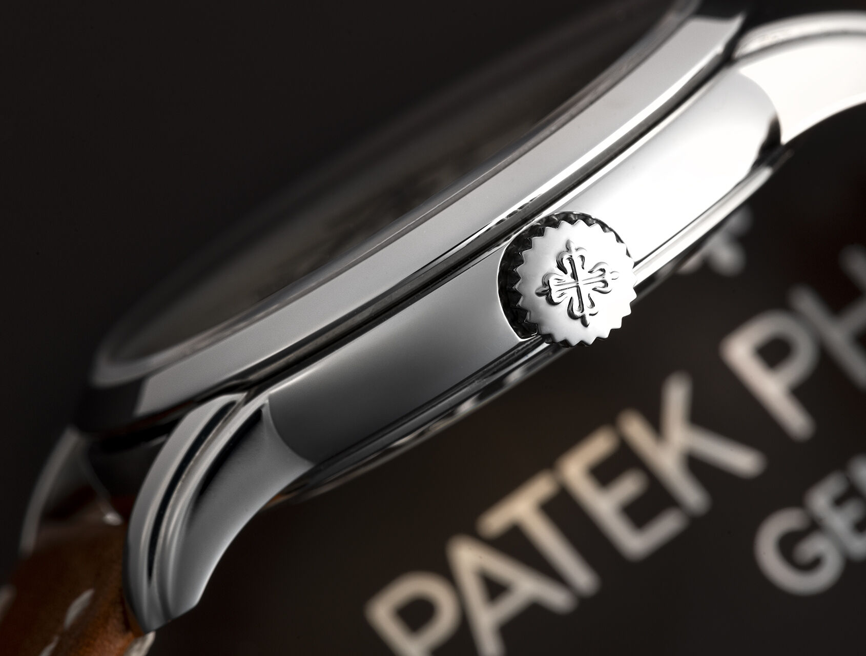 ref 5212A-001 | 5212A-001 - Complication | Patek Philippe Calatrava Weekly Calendar