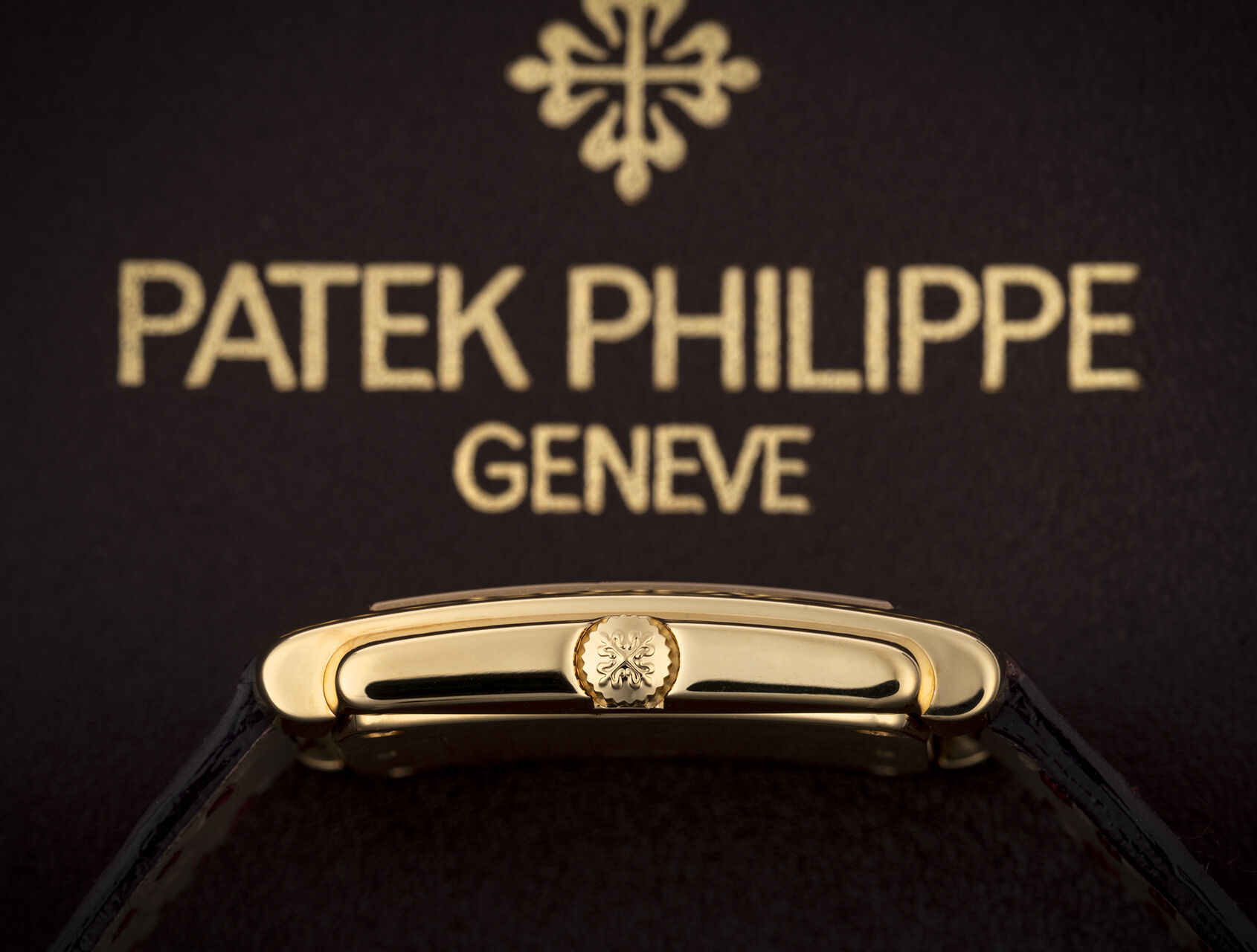 ref 4824J-011 | 4824J - Yellow Gold | Patek Philippe Gondolo