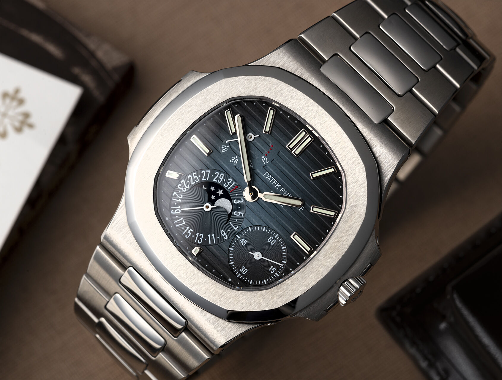 ref 5712/1A-001 | 5712 - Box & Papers | Patek Philippe Nautilus