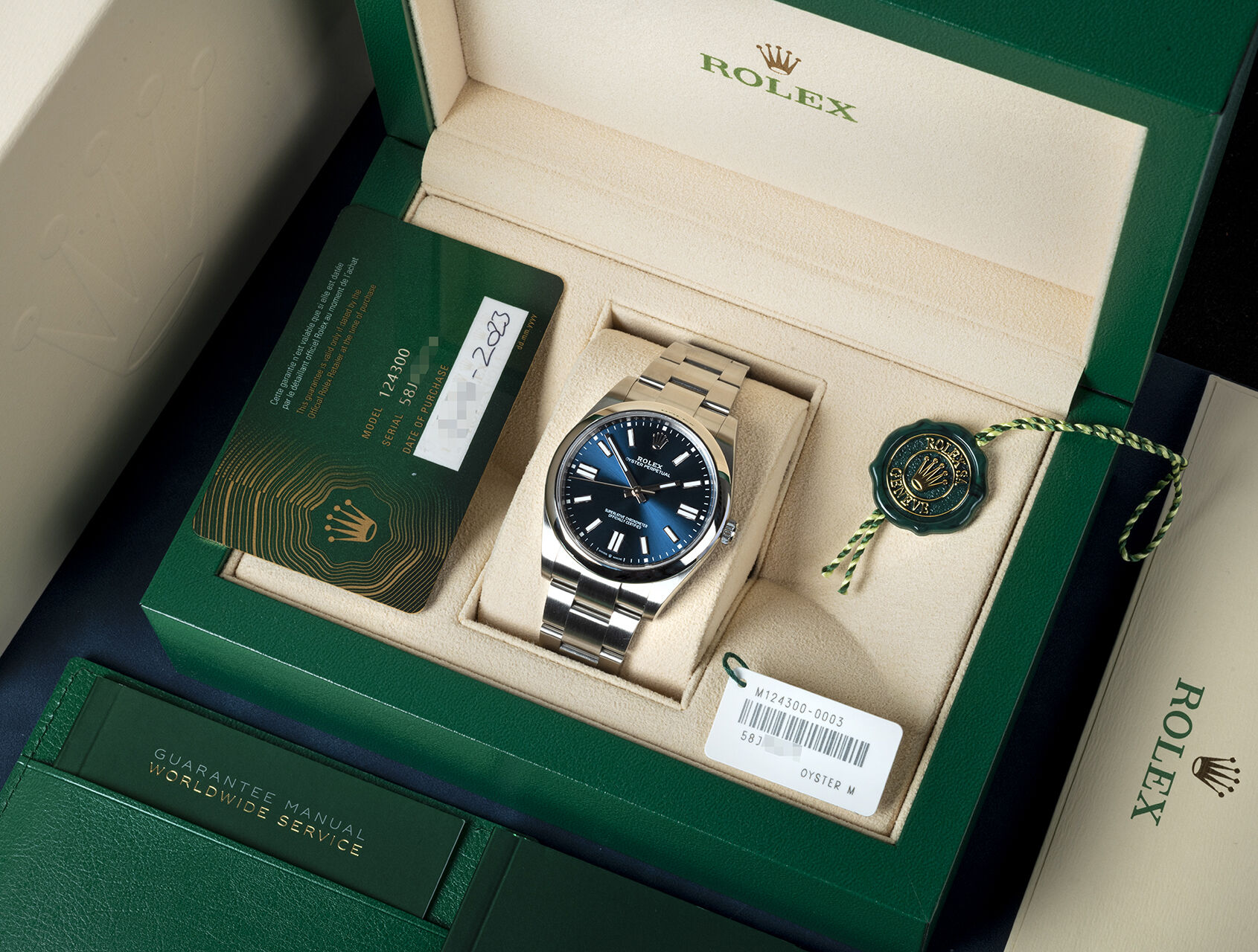 ref 124300 | 124300 - Bright Blue | Rolex Oyster Perpetual