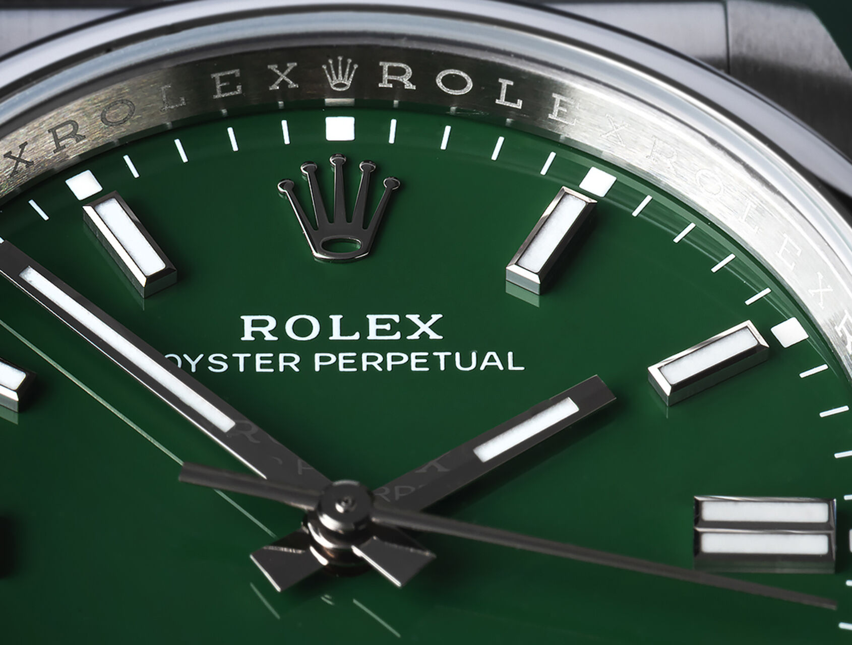 ref 126000 | 126000 - Green Lacquer | Rolex Oyster Perpetual