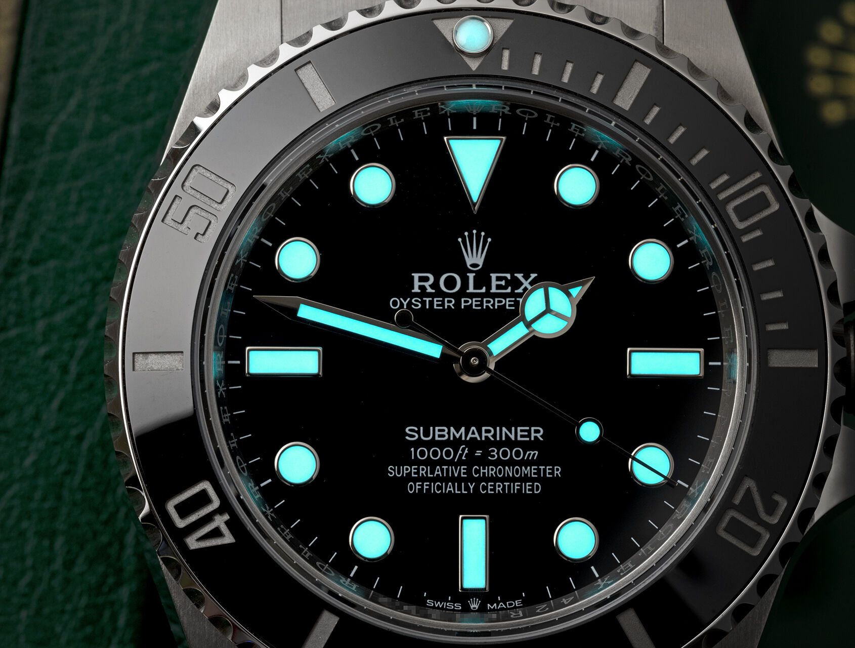 ref 124060 | 124060 - Box & Certificate | Rolex Submariner 