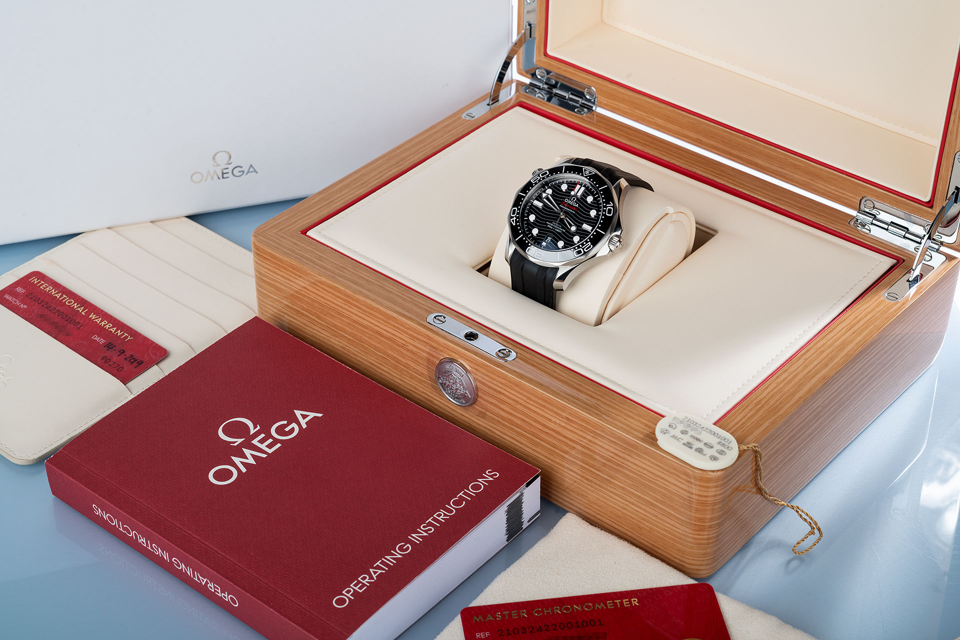 ref 21032422001001 | Brand New 'Complete Set' | Omega Seamaster 300