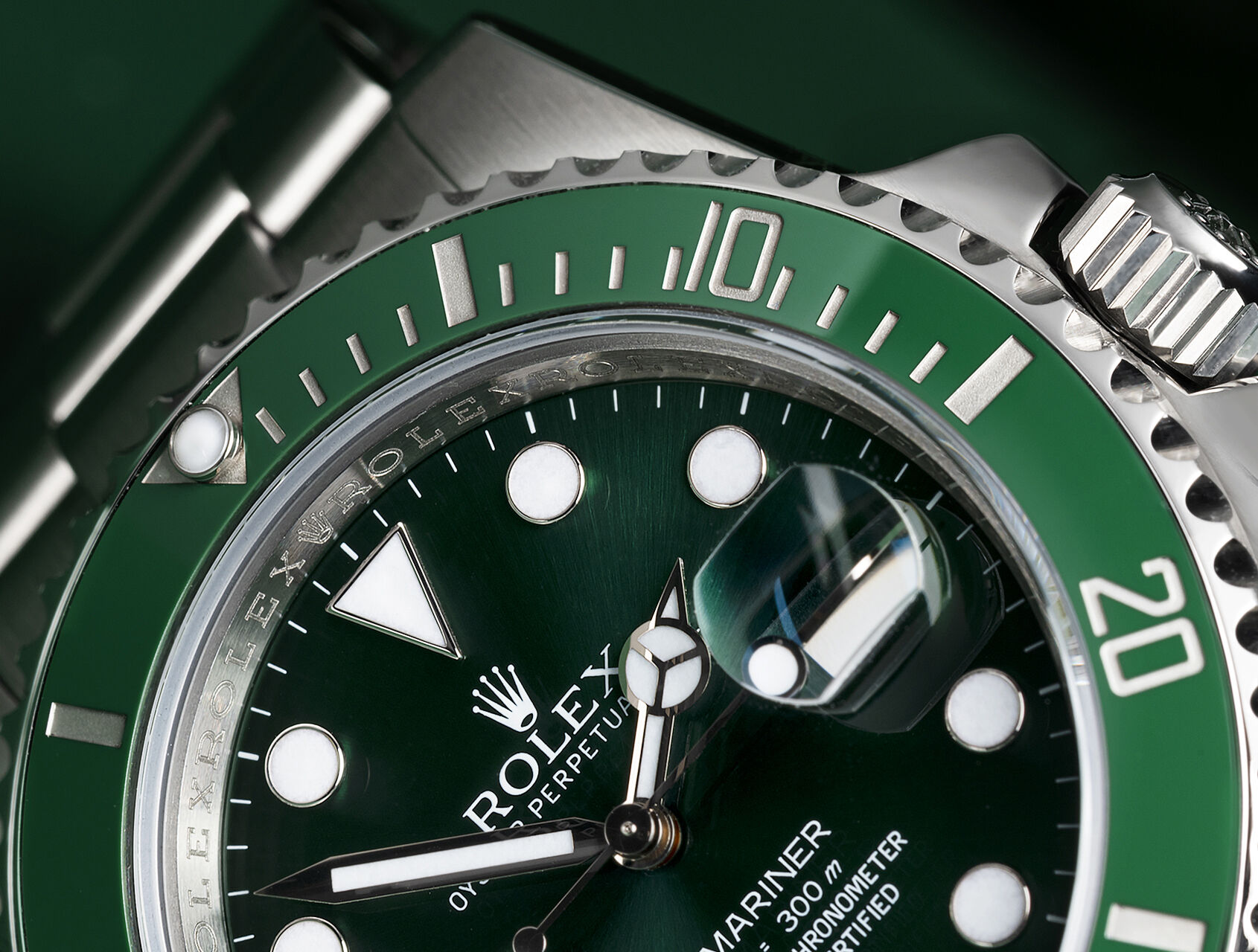 ref 116610LV | 116610LV - Hulk | Rolex Submariner Date