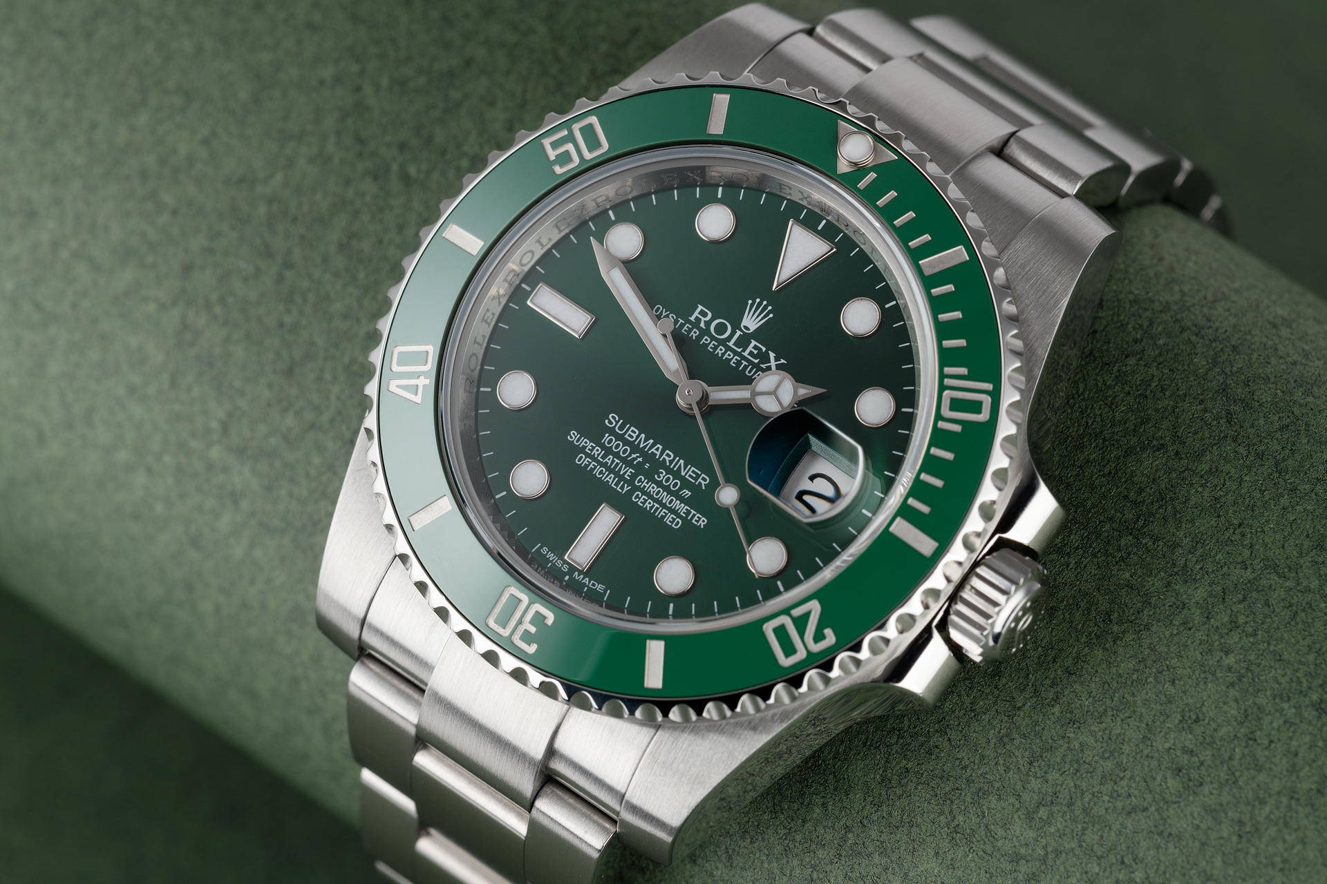 Rolex submariner Hulk 2013 116610LV with Box and Papers MINT condition